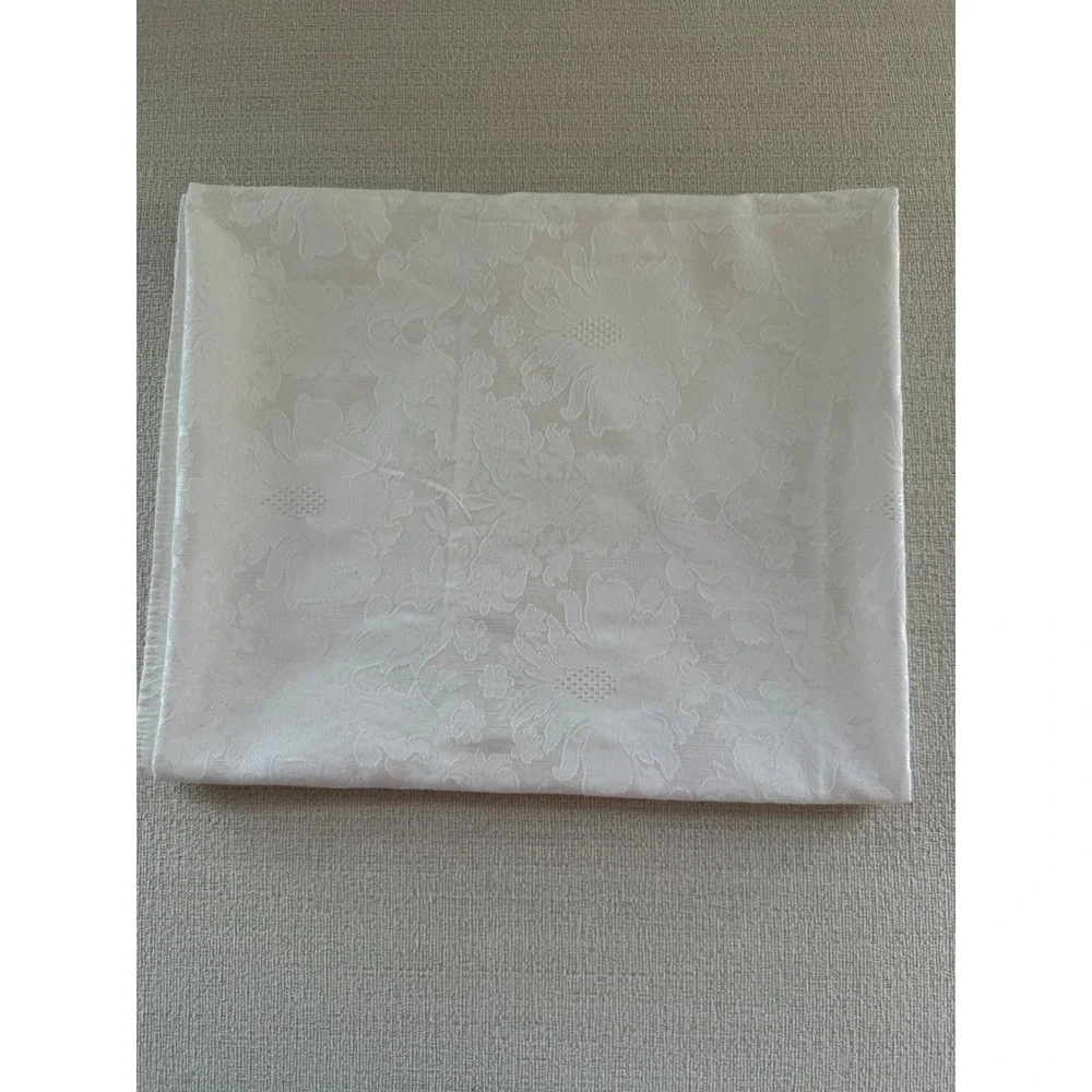 Vintage Wedgewood England Damask White Tablecloth 82